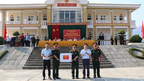Đoàn công tác của thành phố Lai Châu thăm, động viên chiến sĩ mới tại Trung đoàn 880 – Bộ Chỉ huy Quân sự tỉnh Lai Châu