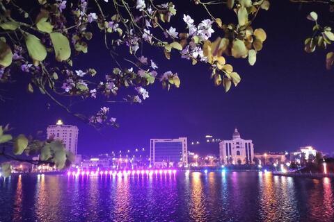 Thành phố Lai Châu mùa ban nở lúc đêm về