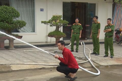 Thành phố Lai Châu tăng cường kiểm tra công tác phòng, chống cháy nổ  tại các cơ sở kinh doanh dịch vụ karaoke.