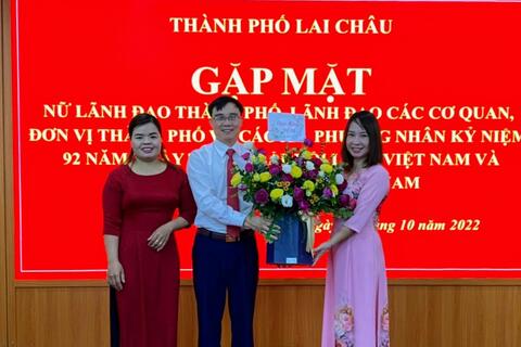 Gặp mặt các nữ lãnh đạo thành phố nhân kỷ niệm 92 năm ngày thành lập Hội LHPN Việt Nam.