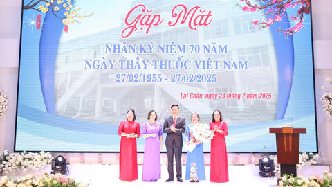 Gặp mặt nhân kỷ niệm 70 năm ngày thầy thuốc Việt Nam 27/2