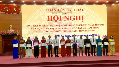 Thành ủy Lai Châu tổng kết 10 năm thực hiện Chỉ thị 05 của Bộ Chính trị về “Đẩy mạnh học tập và làm theo tư tưởng, đạo đức, phong cách Hồ Chí Minh”