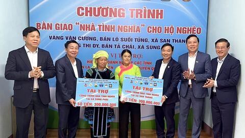 Chương trình bàn giao nhà tình nghĩa cho hộ nghèo