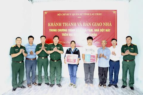 Khánh thành và bàn giao nhà mới trong chương trình xóa nhà tạm, nhà dột nát trên địa bàn thành phố Lai Châu