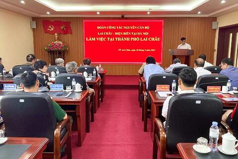 Đoàn công tác nguyên cán bộ Lai Châu – Điện Biên tại Hà Nội thăm thành phố Lai Châu