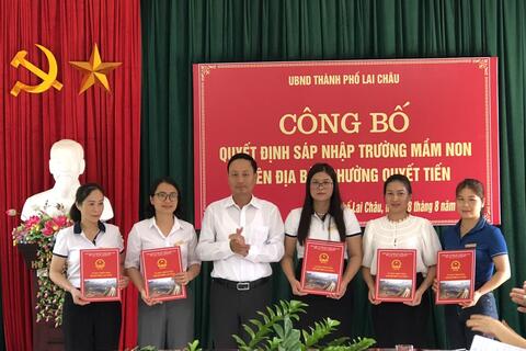Công bố Quyết định sáp nhập trường học tại xã Sùng Phài, phường Quyết Tiến