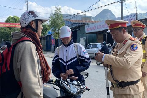 Thành phố Lai Châu đẩy mạnh việc chấn chỉnh tình trạng học sinh điều khiển phương tiện giao thông khi chưa đủ tuổi
