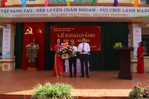 Trường THCS Quyết Thắng tưng bừng Khai giảng năm học mới