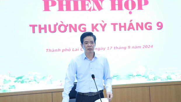 Phiên họp UBND thành phố thường kỳ tháng 9