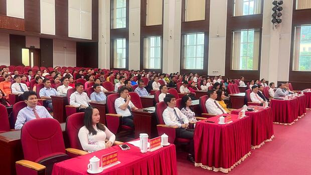 Lễ công bố Nghị quyết của Ủy ban Thường vụ Quốc hội về việc kết thúc hoạt động đơn vị hành chính cấp huyện, sắp xếp các đơn vị hành chính cấp xã;