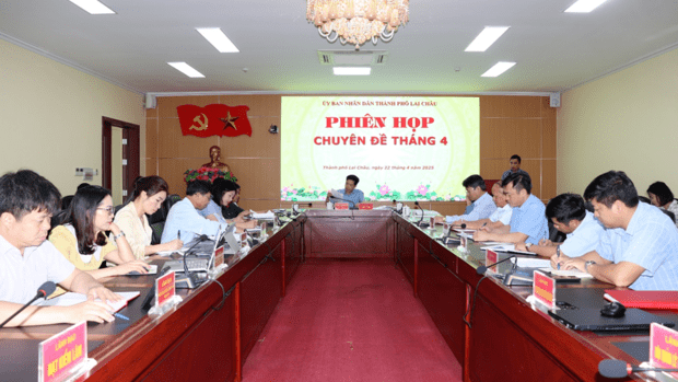 Phiên họp chuyên đề UBND thành phố tháng 4