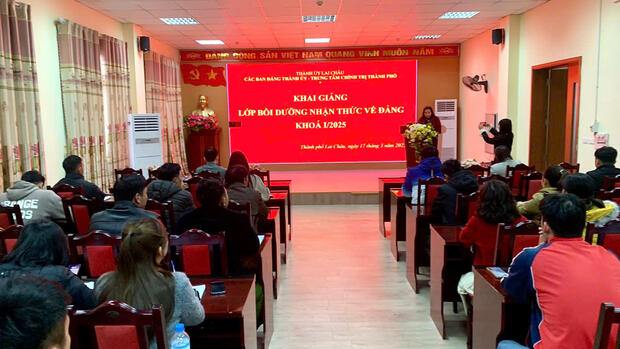 Khai giảng lớp nhận thức về Đảng khóa I năm 2025